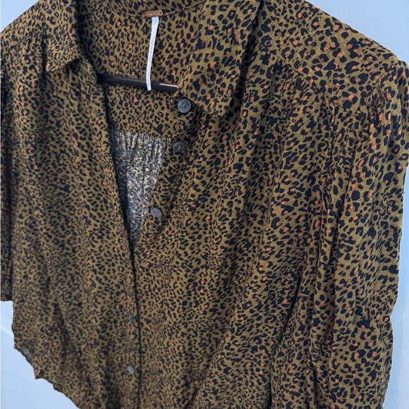Free People Brown Leopard Print Blouse with Tie front. Size M - Picture 5 of 8